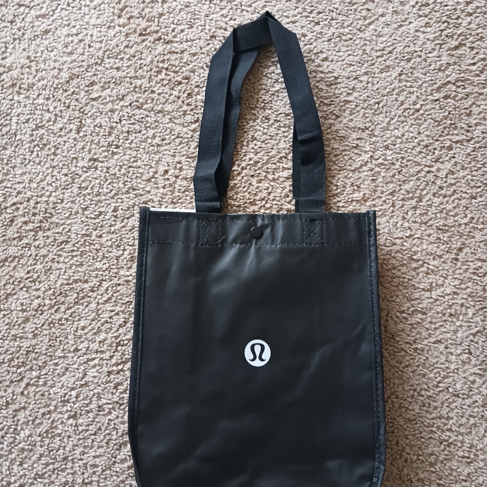 Lululemon reusable tote